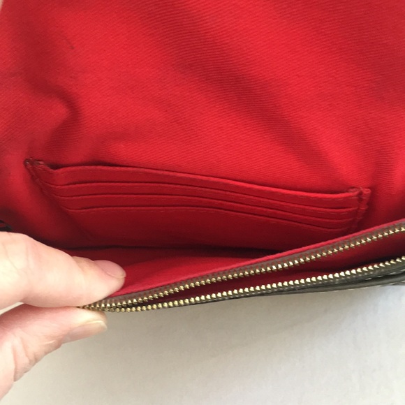 Dooney & Bourke Ostrich Gray Wristlet Clutch - Picture 4 of 5